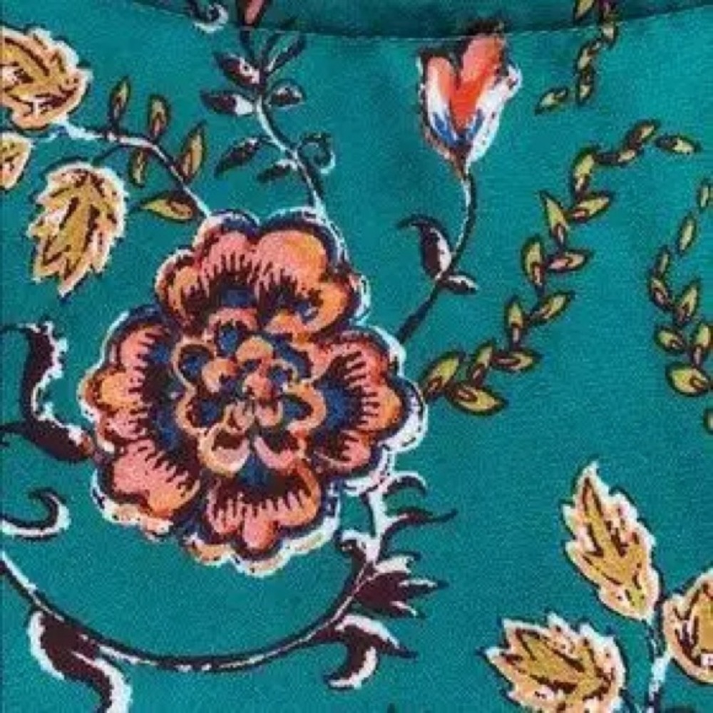 Women Xhilaration Green Short Ruffle Sleeve Floral Blouse - Picture 3 of 4